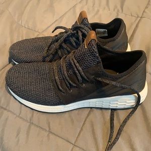 New Balance | Black & grey sneaker | Men’s Size 11